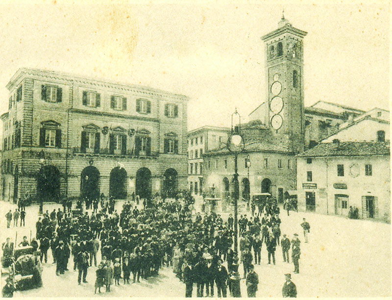 Tolentino Ricordi di una citta Piazza Vittorio Emanuele