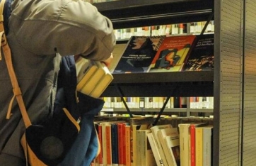 Rubano 30 libri per rivenderli online, denunciate tre persone