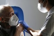 In cinque ore prenotati 31.953 vaccini per gli over 80