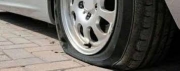 Castelraimondo- Taglia le gomme a 5 auto in sosta. Denunciato operaio trentatreenne