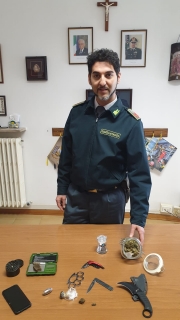 Avevano 60 grammi di droga. Denunciati tre soggetti