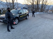 Spinelli in auto e 80 grammi di hashish in casa, denunciato giovane operaio
