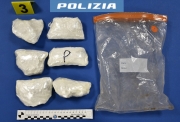 Trovati con un chilo di cocaina, due giovani arrestati dalla polizia