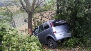 Incastrato tra le lamiere dell'auto, trasportato in eliambulanza a Torrette
