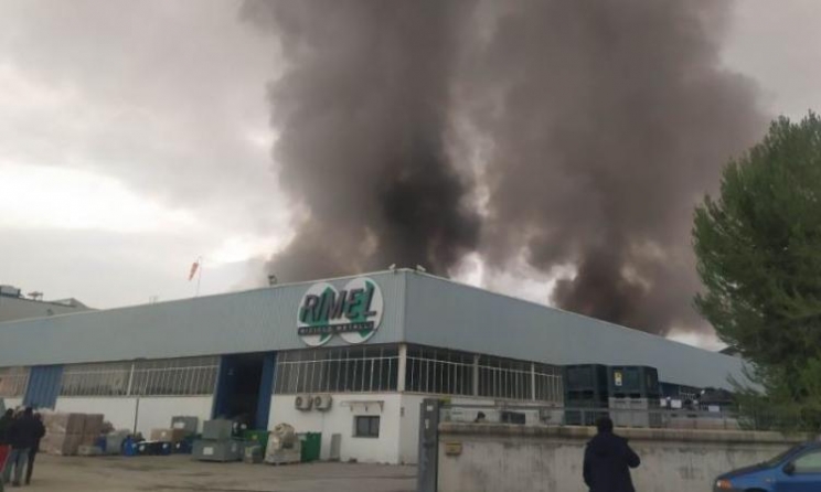 Incendio Rimel: dati confortanti dell&#039;Arpam, da venerdì riaprono scuole e aziende