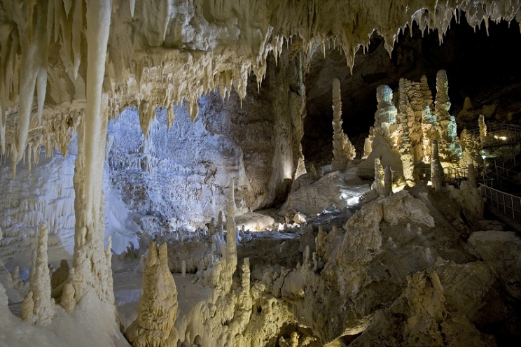 Grotte di Frasassi e Trenitalia insieme per la promozione di un turismo sempre più sostenibile