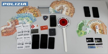 Ispettore fuori servizio sventa riciclaggio da 20mila euro