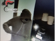 Tenta un furto ma il colpo va in fumo. Denunciato un ragazzo