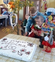Festa alla "Lazzarelli" per i 100 anni di Albina