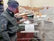 Maxi blitz su 51mila pezzi contraffatti, denunciati due imprenditori