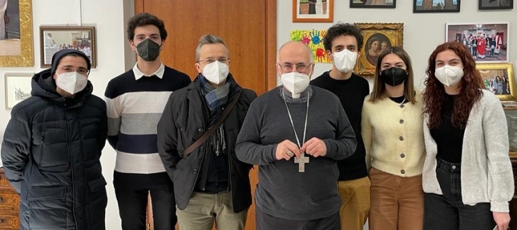 Gli studenti dei Licei Varano donano 15mila mascherine all&#039;Arcidiocesi di Camerino